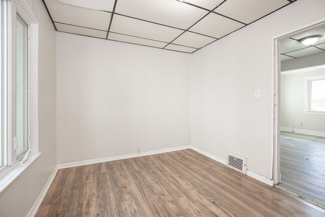 Building Photo - 3408 E 140th St