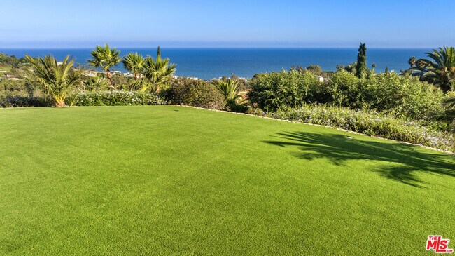 Building Photo - 6380 Meadows Ct