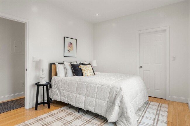 Building Photo - 178 Hyde Park Ave