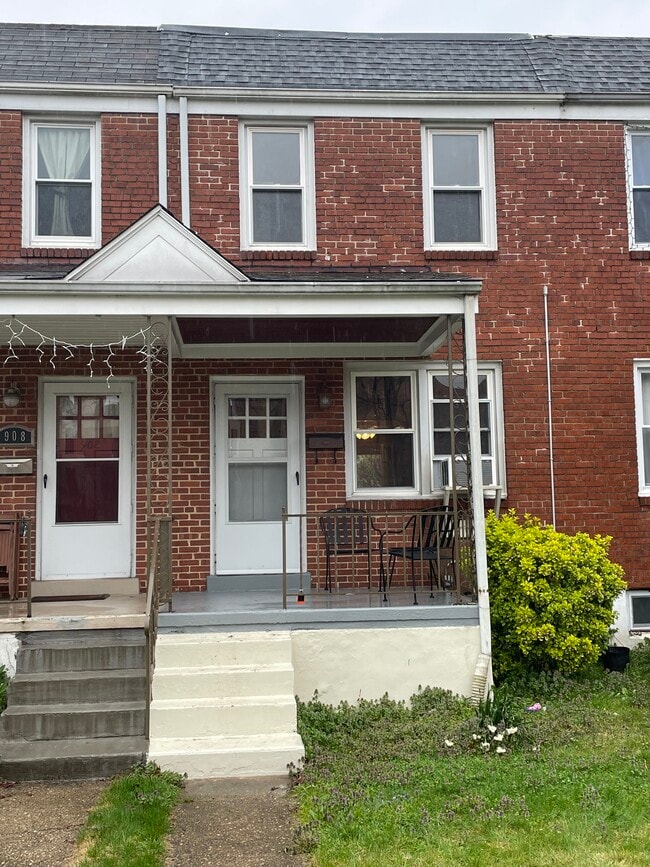 Building Photo - 906 Pine Heights Ave