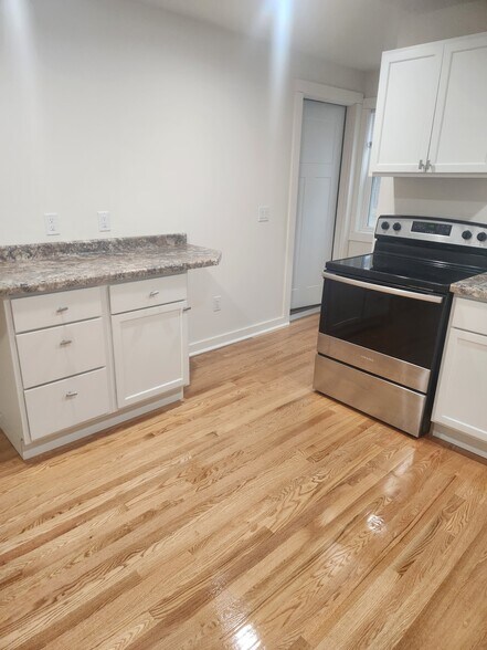 Building Photo - 1932 Heath Ave