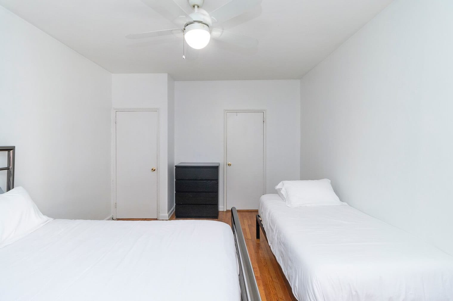 Building Photo - 250 E 82nd St