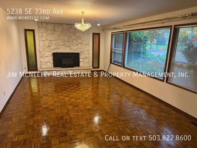 Building Photo - 5238 SE 33rd Ave