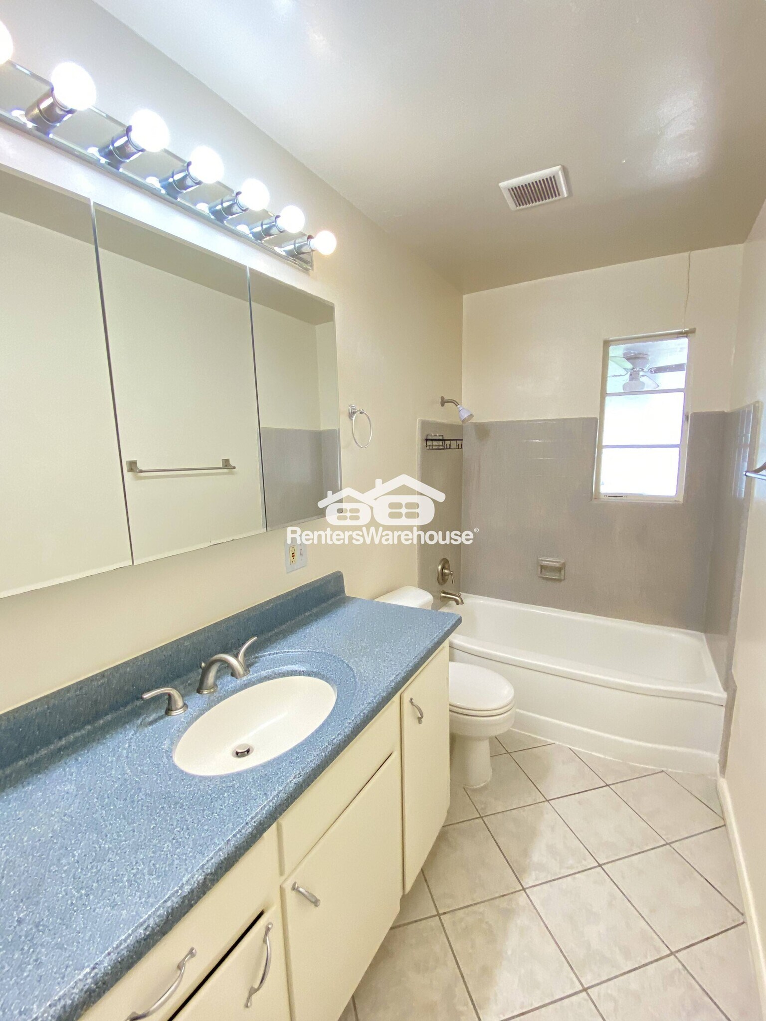 Building Photo - 6140 N 18th Dr
