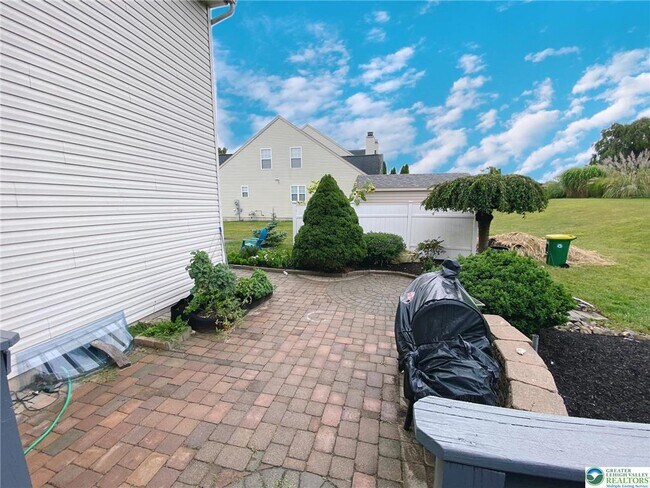 Building Photo - 2150 Rolling Meadow Dr