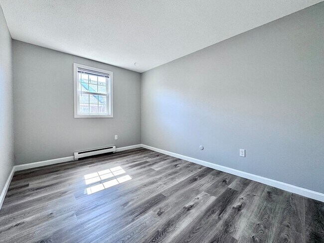 Building Photo - 2 Old Colony Ln