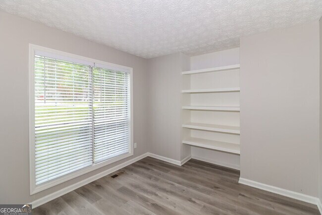 Building Photo - 4022 Paloverde Dr