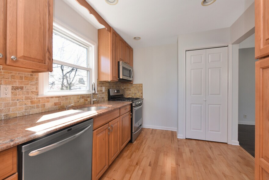 Building Photo - 6 Dunes Ln