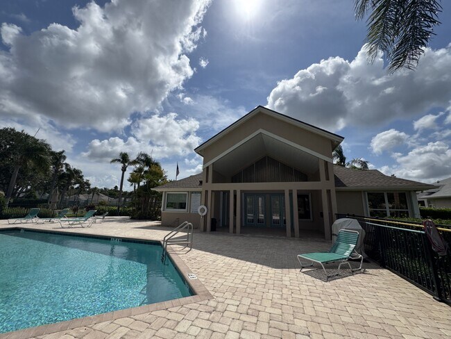 Building Photo - 463 Bermuda Isles Cir