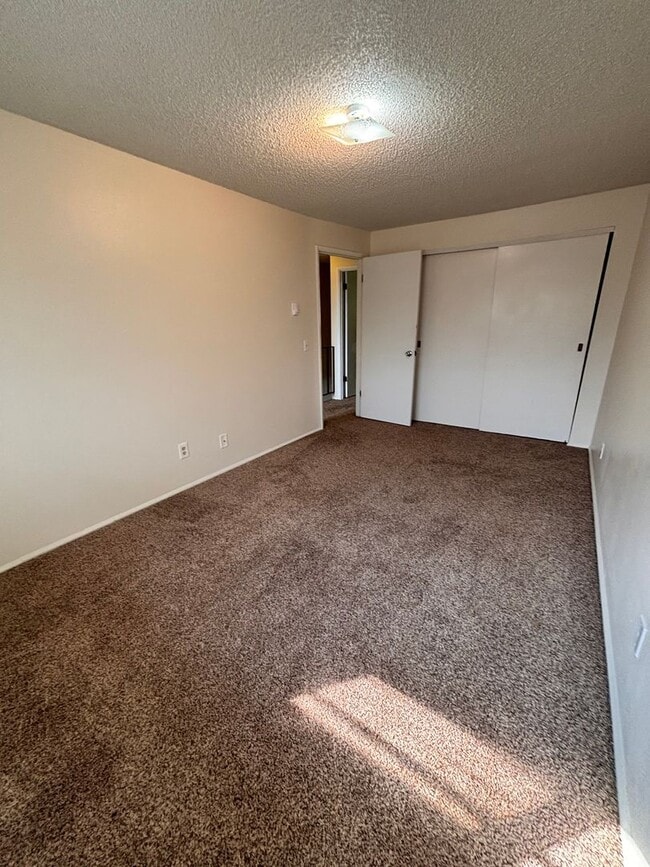 Building Photo - Two Story 2 Bedroom Condo