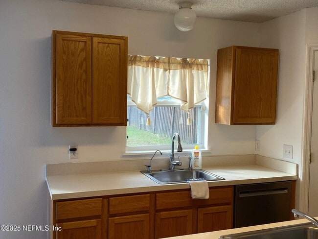 Building Photo - 7086 Shady Pine Ct