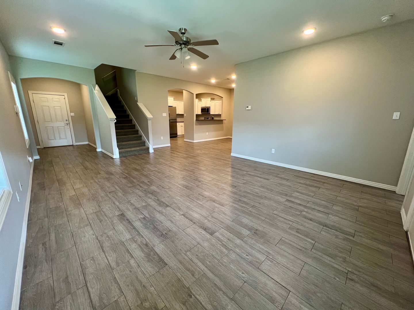 Building Photo - 9916 Landry Dr