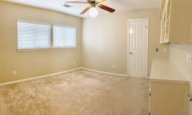 Building Photo - 14135 Sandfield Dr