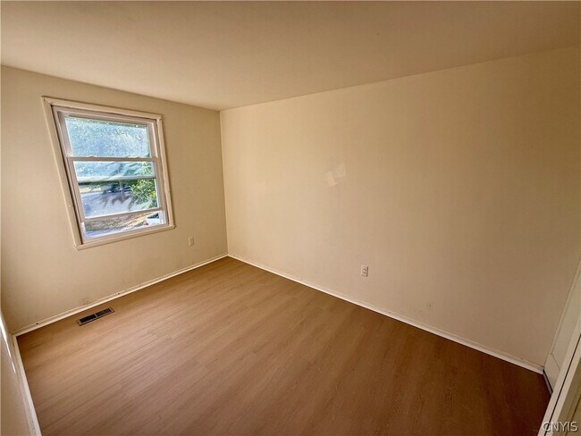 Building Photo - 4999 Windgate Rd