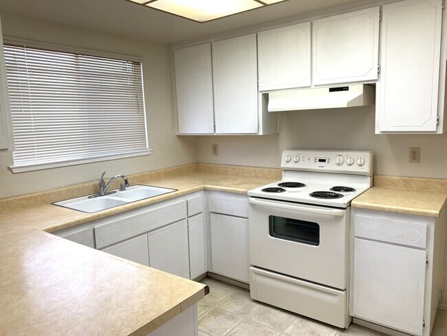 Building Photo - 1441001/60