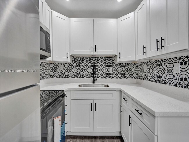 Building Photo - 6420 SW 22nd Ct