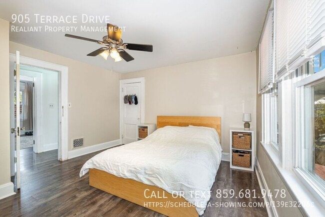 Building Photo - Charming 2 bedroom in the heart of Park Hills