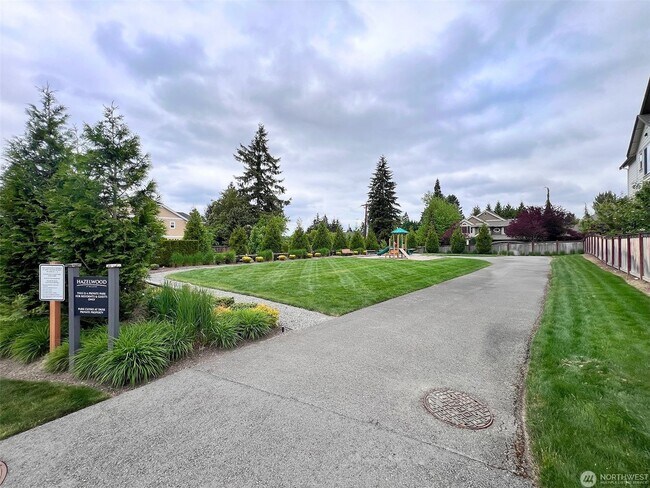 Building Photo - 5Bd/4Ba Bellevue House