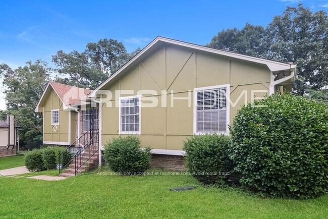 Building Photo - 741 Twin Ridge Dr