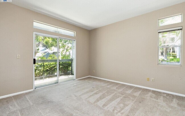 Building Photo - 8170 Mountain View Dr