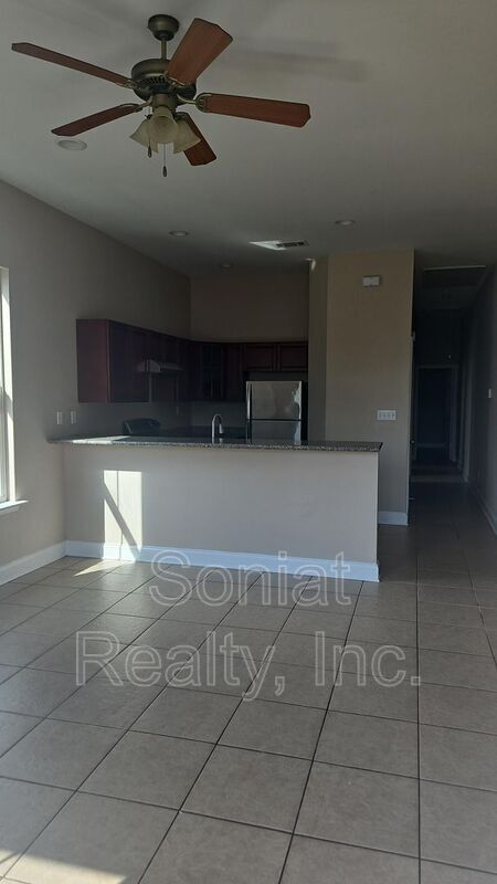 Building Photo - 5922 Marigny St