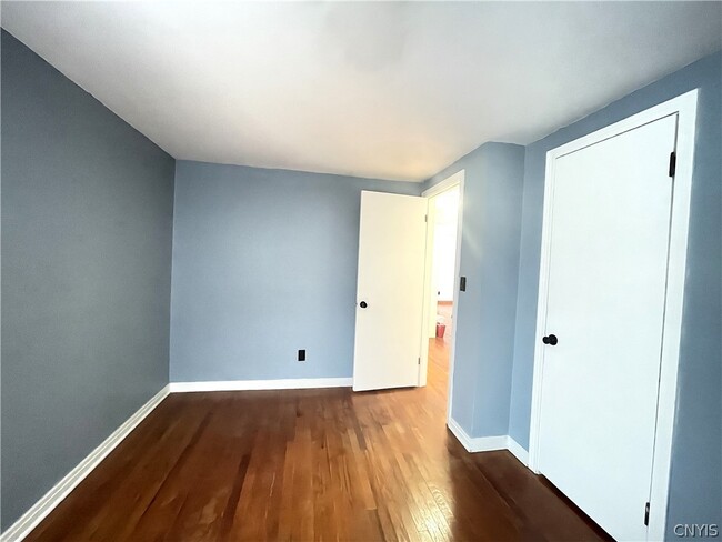 Building Photo - 121 Wadsworth Rd