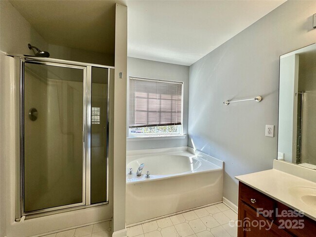 Building Photo - 11119 Amherst Glen Dr