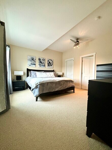Building Photo - 1455 Mews Ct