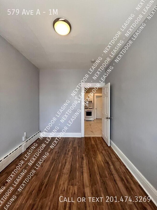 Building Photo - 579 Avenue A