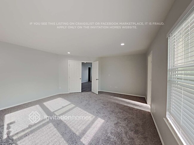 Building Photo - 36036 8th Ave SW