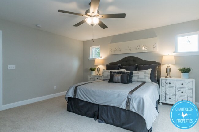 Building Photo - 2527 Reynolds Dr