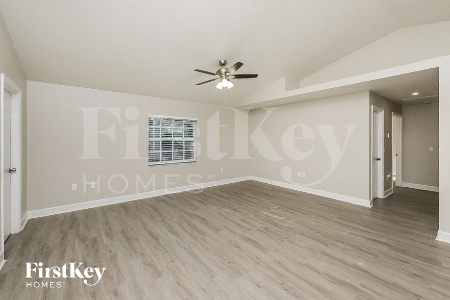 Building Photo - 5322 Plum Ave