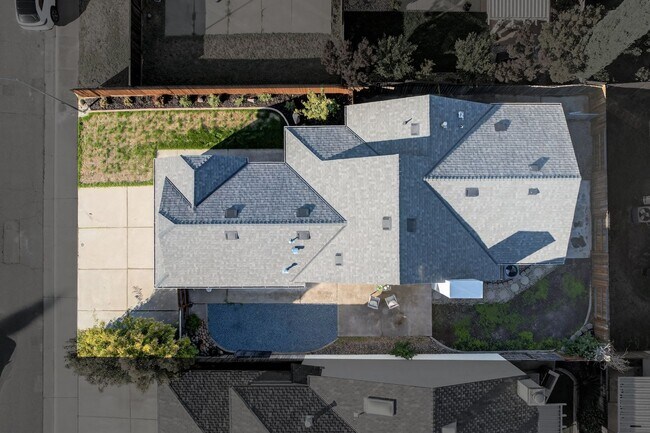 Building Photo - Bright & Spacious 3 Bed, 2 Bath Home – Must See!