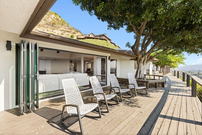 Building Photo - Ranch Style View Home on Mount Helix w/ Pool