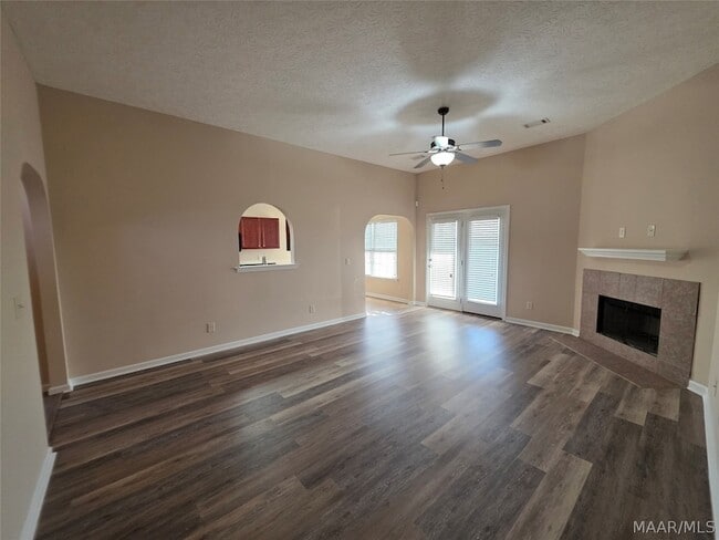 Building Photo - 6136 Old Post Lane