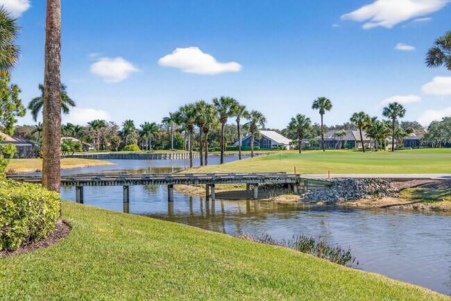 Building Photo - This 2 bedroom plus den, 2 bath condo with a one car garage offers expansive golf course and lake...