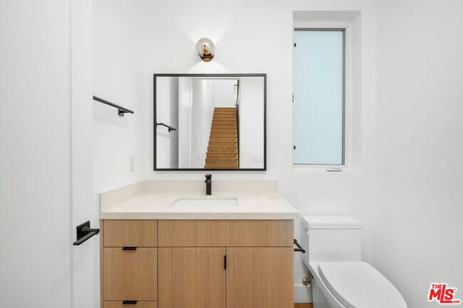 Building Photo - 5248 Auckland Ave