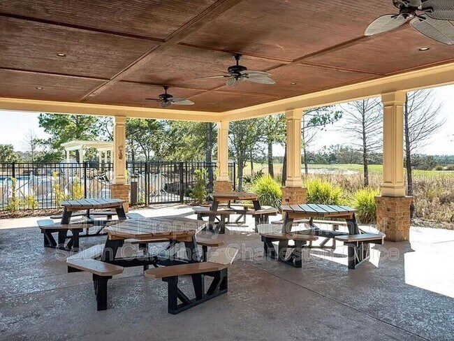 Building Photo - 1597 Rivertowne Country Club Dr