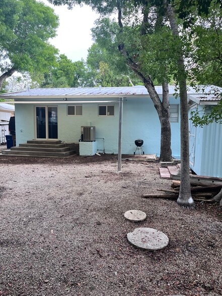 Building Photo - 108 Caribbean Ave