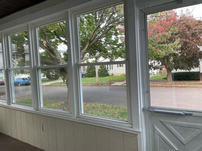 Building Photo - 196 W 6th St