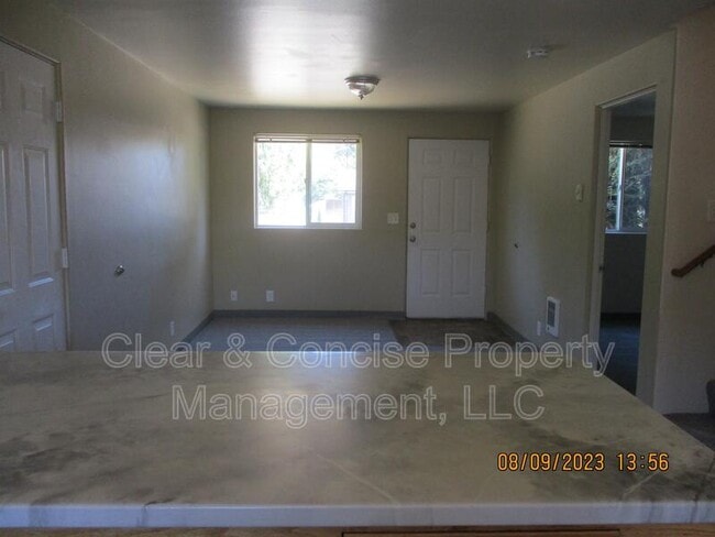 Building Photo - 1246 N Park Ave