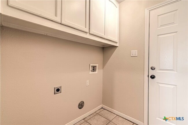 Building Photo - 5005 Warwicke Dr