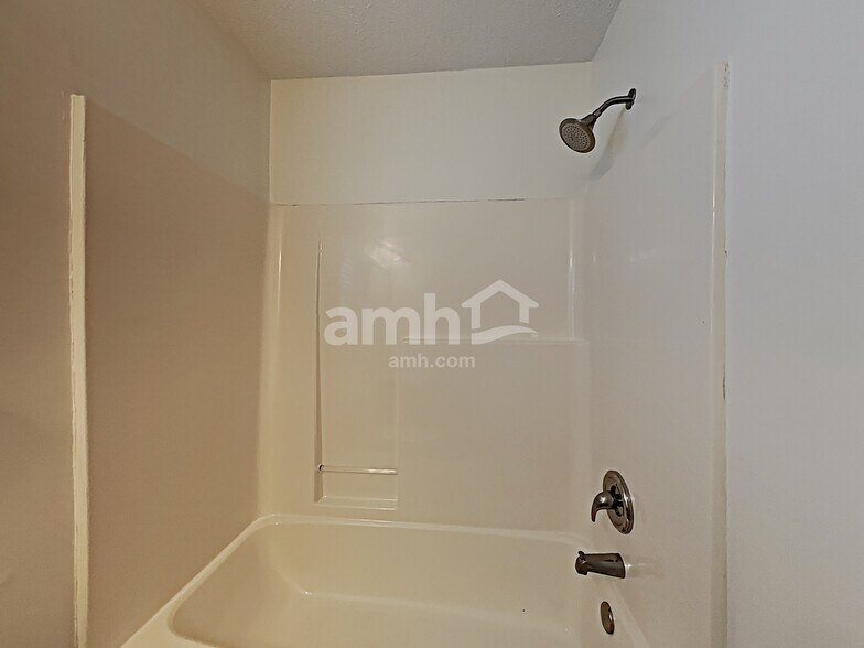 Building Photo - 1957 Portway Rd