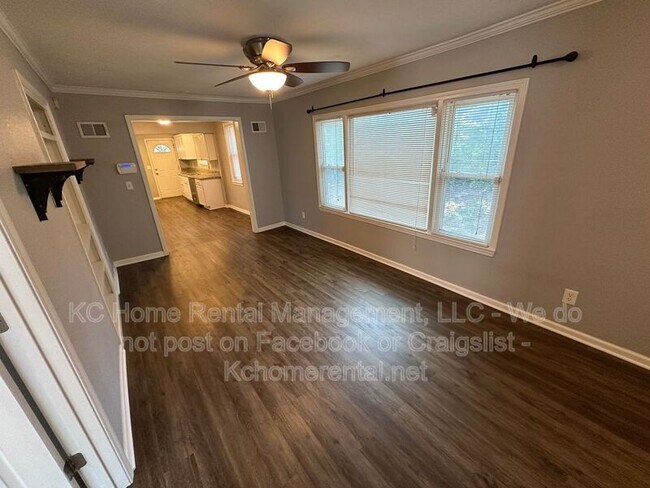 Building Photo - 4045 S Minnie St