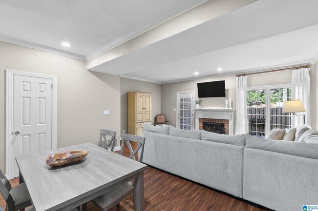 Building Photo - 1227 33rd St S