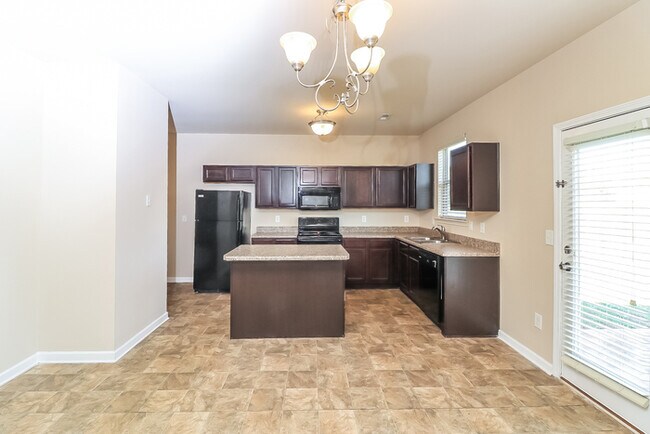 Building Photo - 360 Bandelier Cir