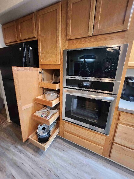 Building Photo - 4651 Grumman St