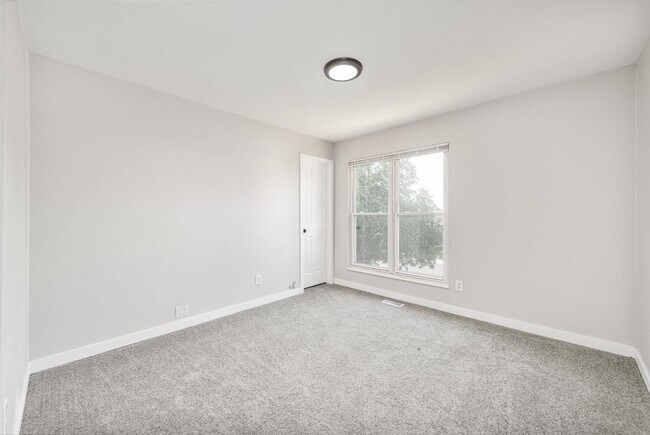 Building Photo - 18912 E Kansas Dr