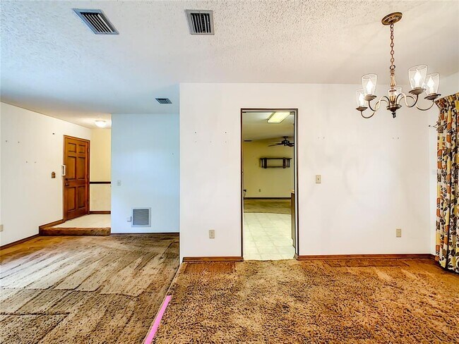 Building Photo - 5515 Albert Dr