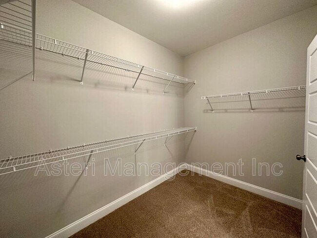 Building Photo - 107 Lasso Drive